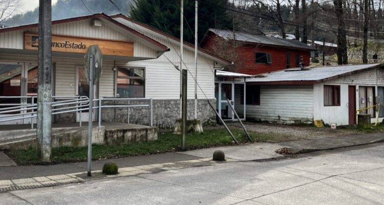 Alcalde de Curarrehue informa que demolerán casa usada para construir túnel e intentar robar banco