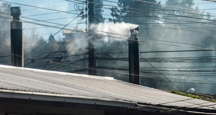 Julio parte con mala calidad del aire: las 13 ciudades de la zona centro y sur con alertas ambientales
