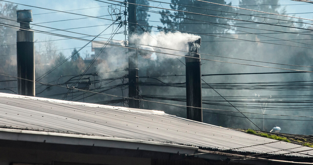 Julio parte con mala calidad del aire: las 13 ciudades de la zona centro y sur con alertas ambientales