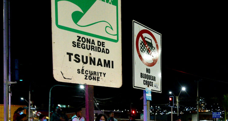 Alerta de tsunami: zona segura de evacuación es “la cota 30” por eventuales “olas entre 1 y 3 metros”