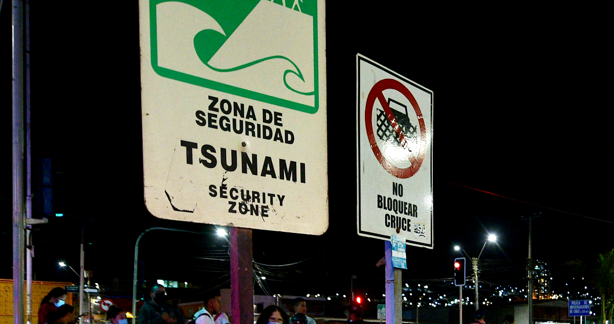 Alerta de tsunami: zona segura de evacuación es “la cota 30” por eventuales “olas entre 1 y 3 metros”