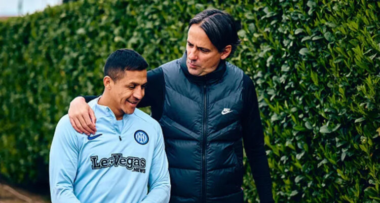 Alexis Sánchez y Simone Inzaghi