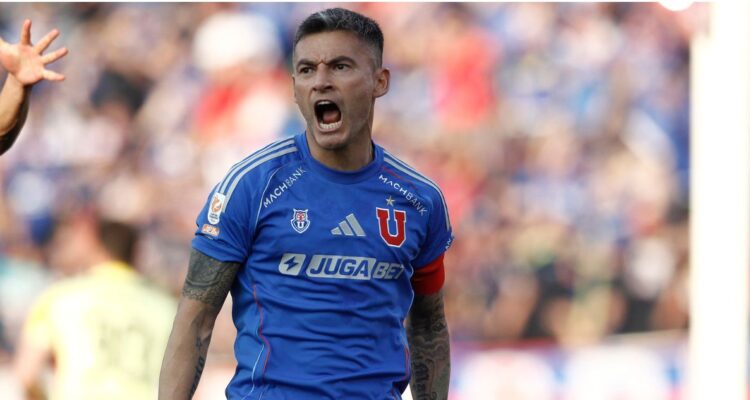 Sutil toque y exagerada caída de Hormazábal: Aránguiz marca doblete desde los 12 pasos en Superclásico