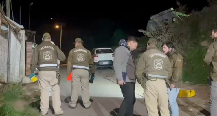 Hombre es asesinado a tiros en Recoleta: su acompañante huyó herido y se desconoce su paradero