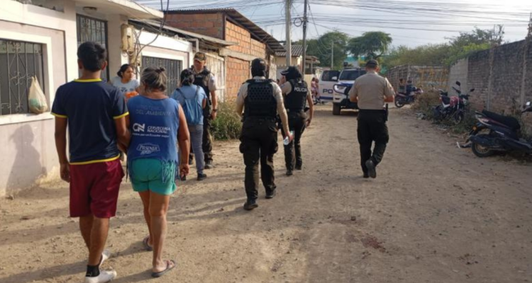 Al menos diez muertos dejó ataque armado en provincia costera de Ecuador.