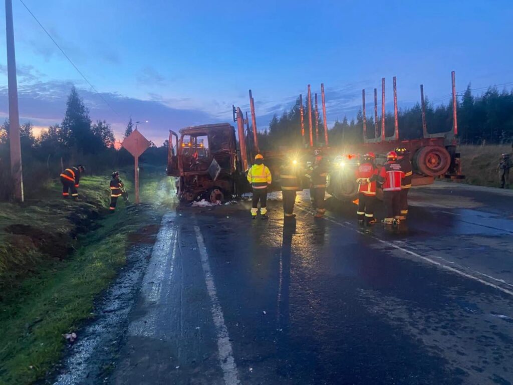 Presunto ataque incendiario corta la ruta entre Collipulli y Angol