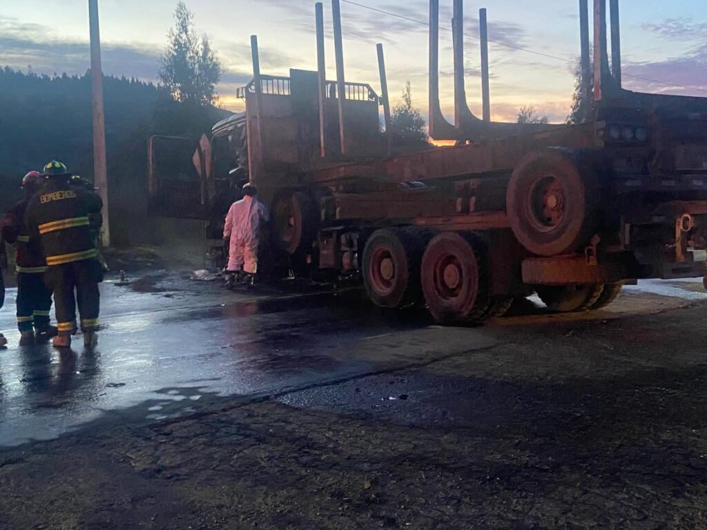 Presunto ataque incendiario corta la ruta entre Collipulli y Angol