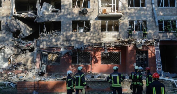 Masivo ataque ruso deja 23 personas heridas en Kiev