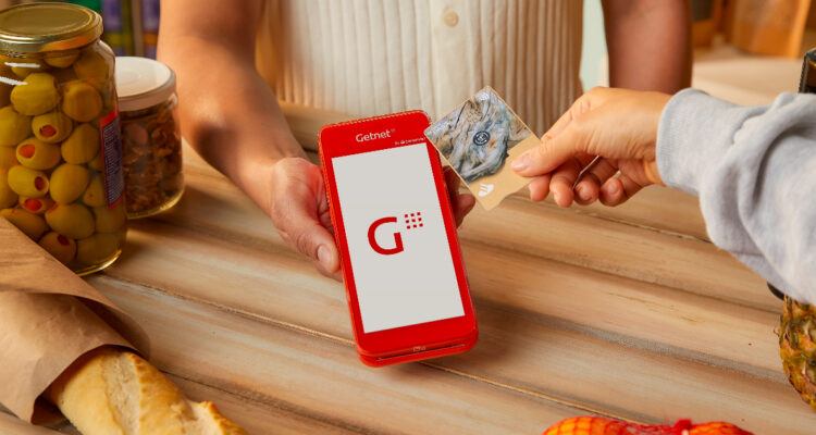 Santander Chile supera las 300 mil cuentas corrientes Pymes: ampliará servicios financieros con Getnet