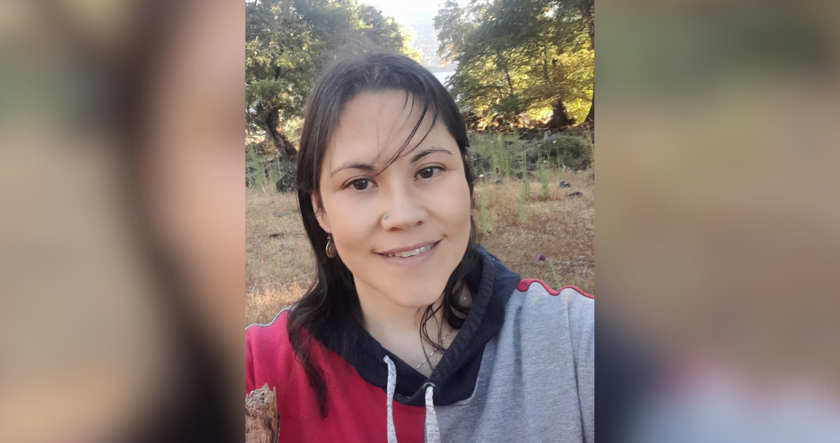 Profesora salva la vida de mujer que se estaba ahogando en Temuco con la maniobra de Heimlich