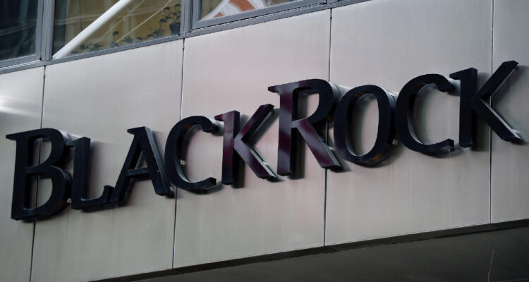 BlackRock sigue creciendo y se anota récord de US$15 billones de activos bajo gestión