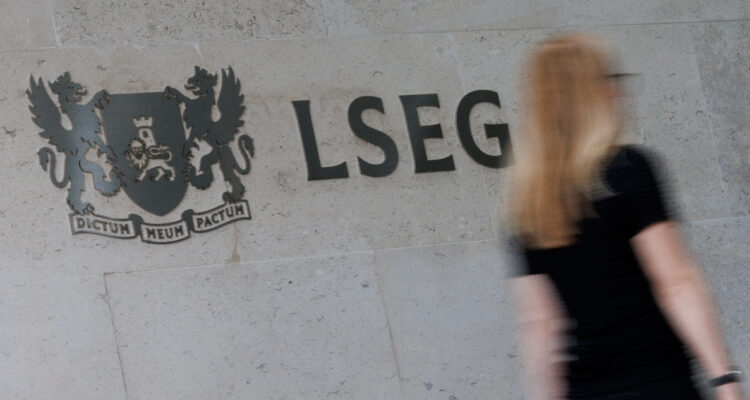 La Bolsa de Londres anotó récord y superó los 9.000 puntos por primera vez