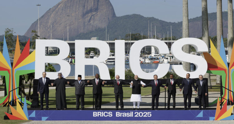 Tras anuncio de Trump de imponer arancel adicional: Rusia responde y dice que BRICS no amenaza a nadie