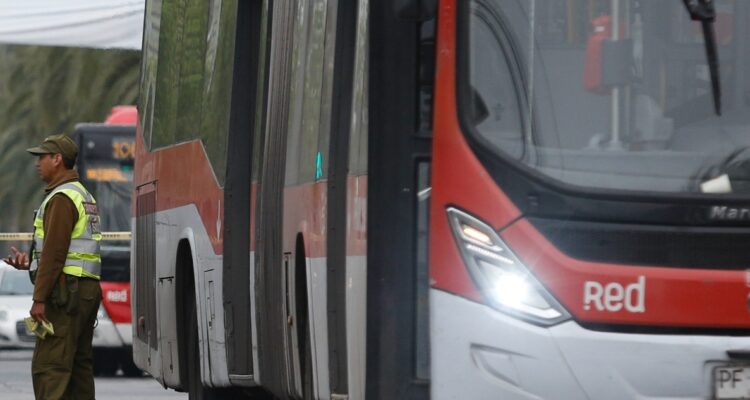 PERSONA MUERE EN BUS EN MAIPÚ