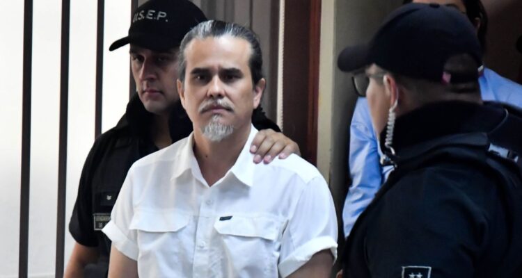 Democracia Viva: Suprema acoge amparo de exseremi Carlos Contreras y revoca su prisión preventiva