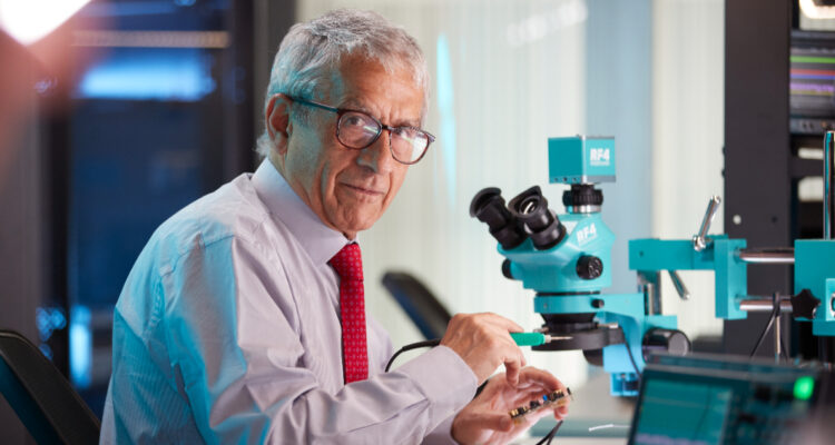 Por primera vez un chileno recibe el prestigioso premio ‘William E. Newell’ en electrónica de potencia