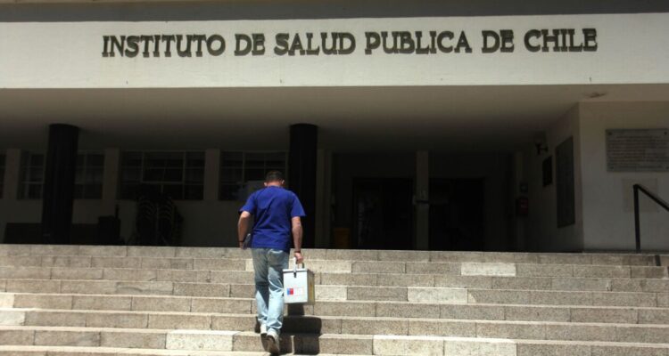 Ciberataque paraliza al Instituto de Salud Pública (ISP): alertan posible filtración de datos