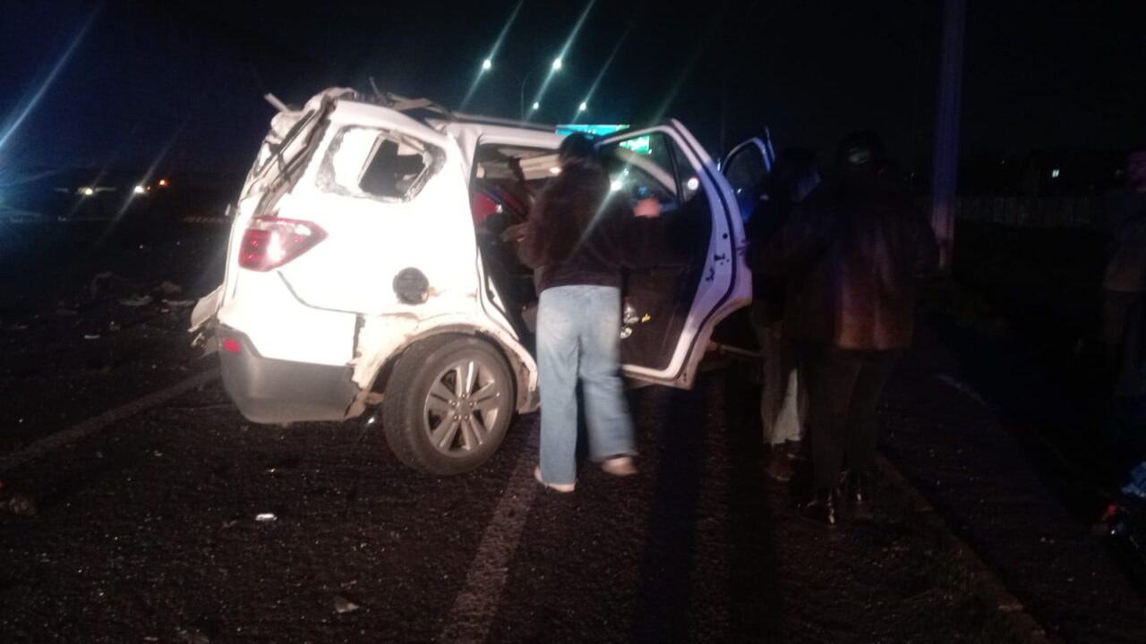 Colisión múltiple involucra a seis vehículos y un camión en Ruta 5 Sur en cercanías de Curicó
