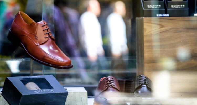 Casi 3,9 millones de chilenos tiene deudas impagas y la mayoría le debe cuotas al retail