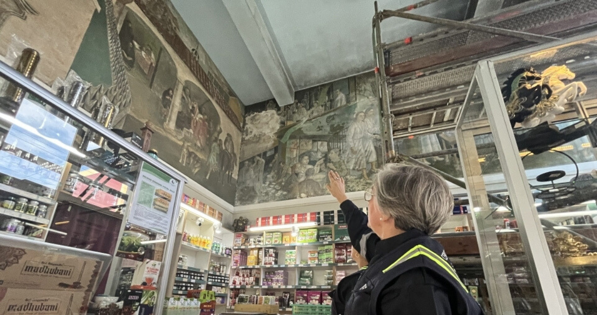 Comienzan trabajos para frenar deterioro del histórico mural de Julio Escámez en Concepción