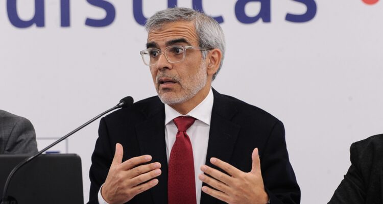 Cordero se desdice tras polémica por orden de Boric a la FACh: “Jamás fue instrucción del Presidente”