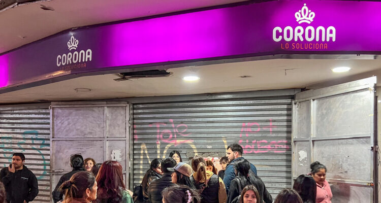 Trabajadores de Corona emplazan al Gobierno para pronunciarse por el cierre de multitienda