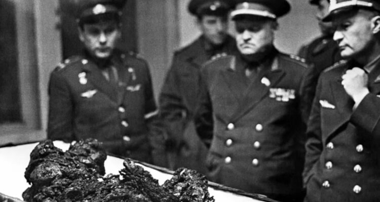 Lo único que quedó del pobre Komarov | Archivo RIA Novosti