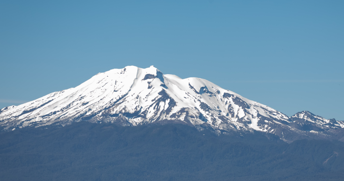 Declaran Alerta Temprana Preventiva para comunas del Maule por actividad del Volcán Peteora