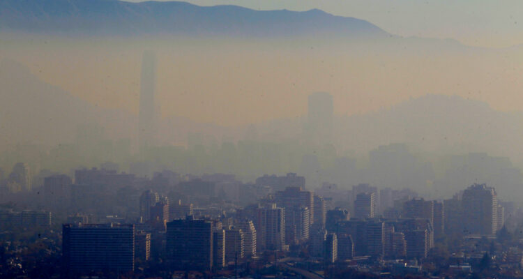 Declaran Preemergencia Ambiental para Santiago este sábado: revisa todas las severas prohibiciones