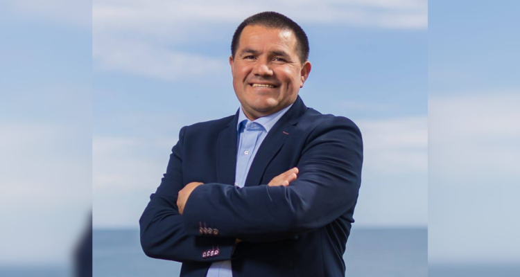 Alcalde de El Quisco sufre violento encontrón con hombres ebrios en plena carretera