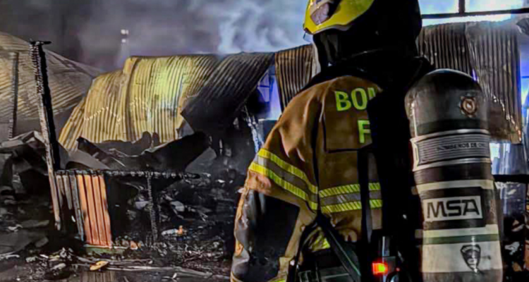 Hombre muere tras quedar atrapado durante incendio en su vivienda en Santa Juana