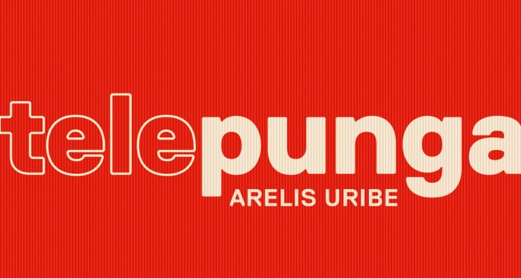 Telepunga de Arelis Uribe, Los Libros de la Mujer Rota