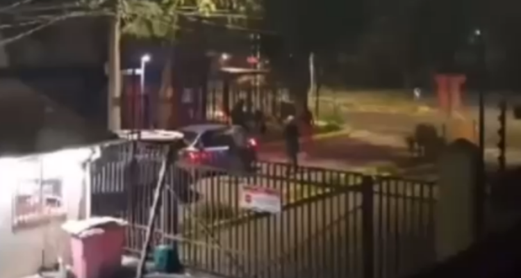 14 años tiene el único detenido tras portonazo a una madre y su hijo en Peñalolén