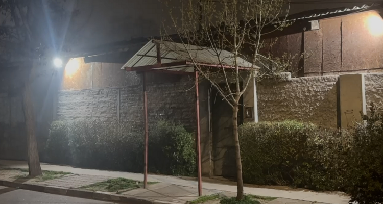 Detienen a hombre por retener a su expareja y amenazarla de muerte en Quinta Normal
