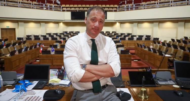 Diputado Castro (RN): El Presidente “sí debe tener una dieta, por lo que es la dignidad del cargo”