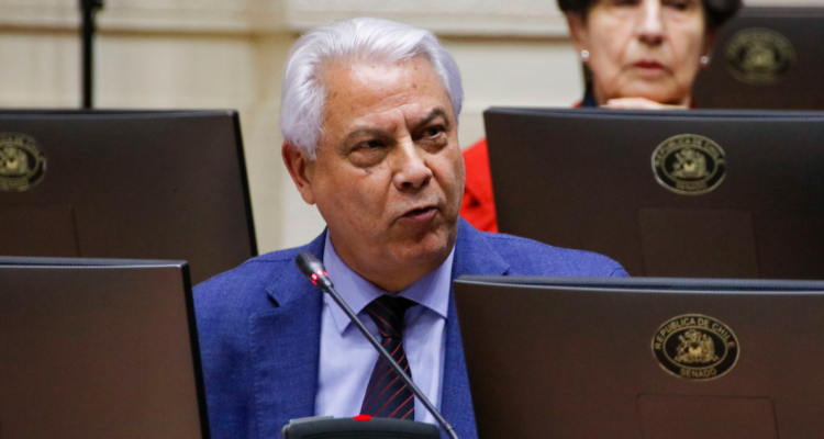 Directiva PS respalda expulsión de Naranjo de la bancada y rechaza sus acusaciones a Vodanovic