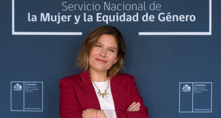 La directora nacional del SernamEG, Priscilla Carrasco, defendió la contratación de la pareja del delegado presidencial, Jorge Alvial, como la nueva directora regional del organismo, negando que por ese vínculo esté inhabilitada para asumir el cargo