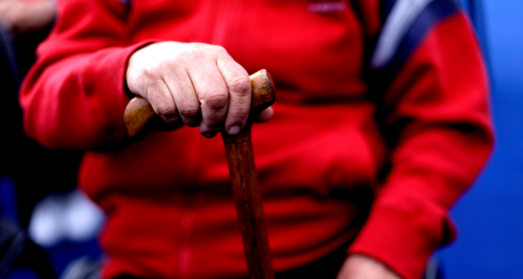 Adulta mayor postrada no recibe atención médica domiciliaria hace más de un año: “No tenían vehículo”