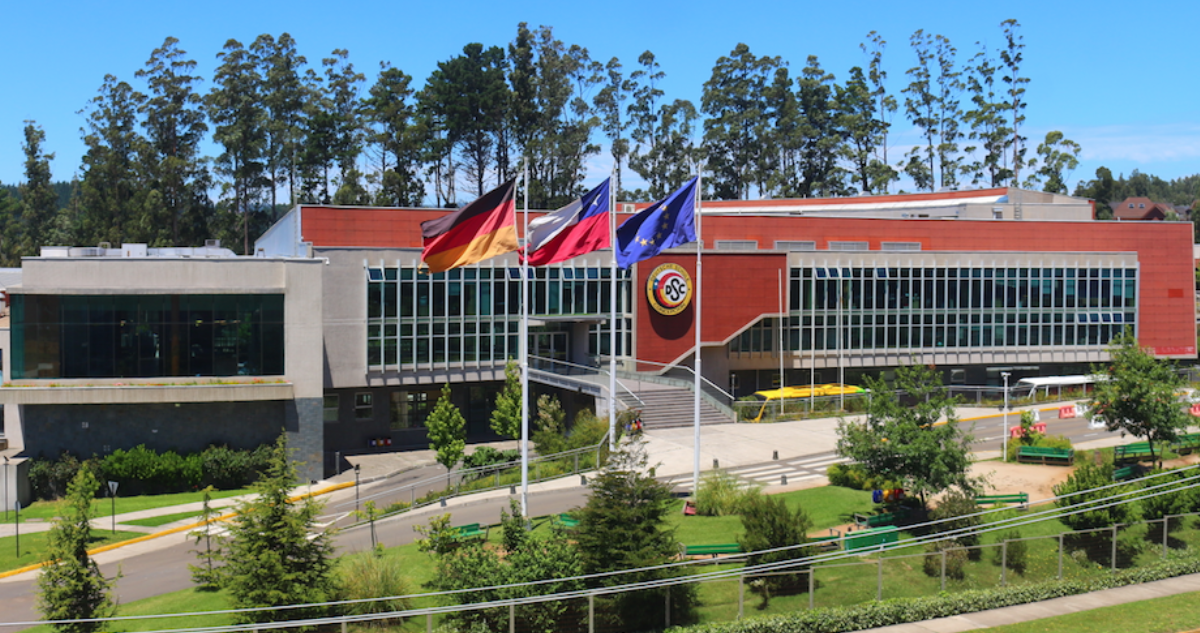 Acusan “doble cobro” de colegio de Concepción a padres por mantener asistente de aula para su hijo TEA