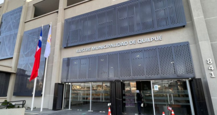 Vecinos de Quilpué deben hacer fila de madrugada para alcanzar número y tramitar licencia de conducir