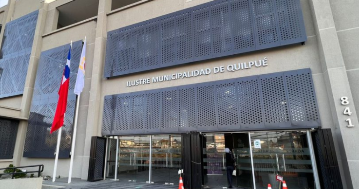 Vecinos de Quilpué deben hacer fila de madrugada para alcanzar número y tramitar licencia de conducir