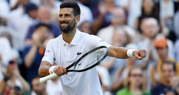 Djokovic remonta ante italiano Cobolli y se medirá ante Sinner en semifinal de Wimbledon