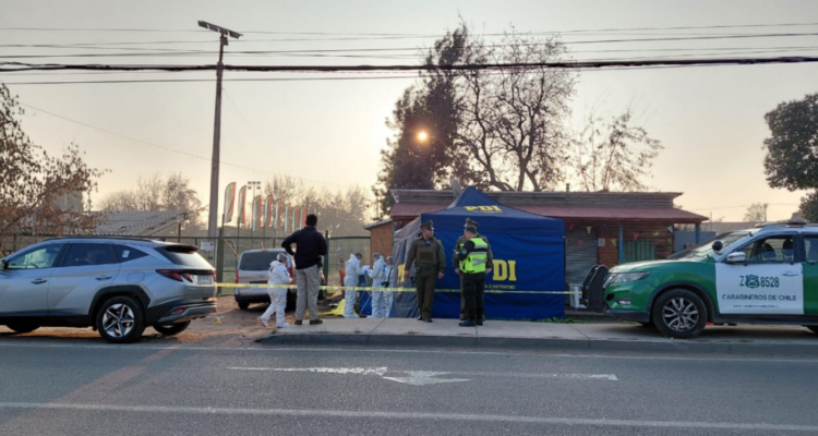 Dos hombres son asesinados a balazos en una cancha de fútbol en Colina
