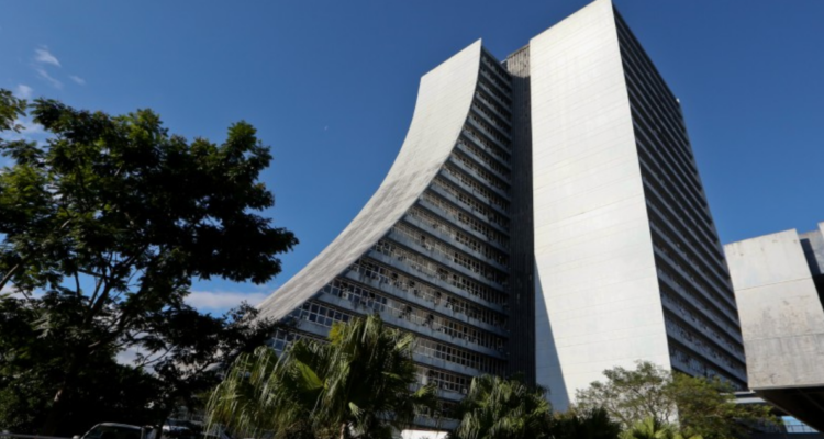 Polémica por edificio de 85 metros que será rampa de skate en Brasil: gobierno defiende iniciativa