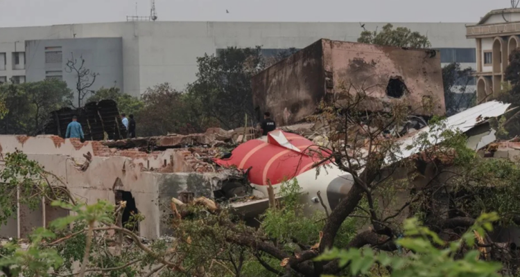 Indignación en tragedia de Air India: familias británicas denuncian que recibieron cuerpos equivocados