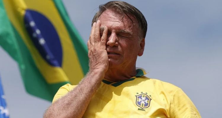 Corte Suprema de Brasil ordena que Bolsonaro use tobillera y le prohíbe usar redes sociales