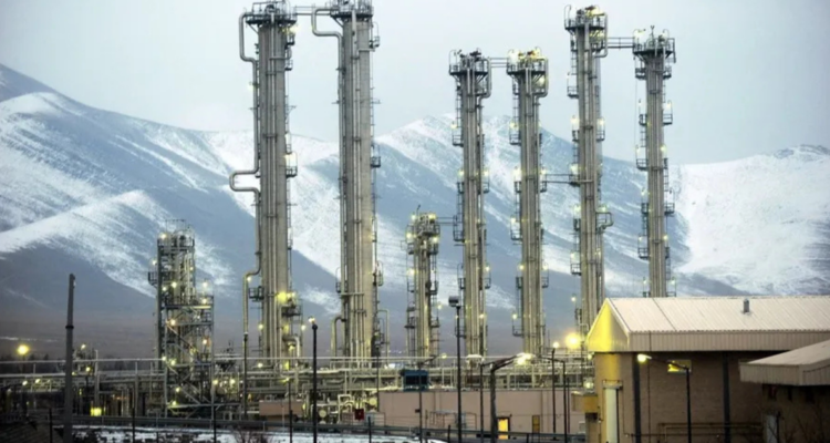 Irán mantendrá reunión con Rusia y China sobre su programa nuclear y descarta contactos con EEUU