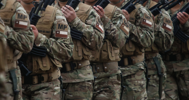 Ejército inicia acciones contra 487 funcionarios cuestionados por Contraloría tras viajes con licencia