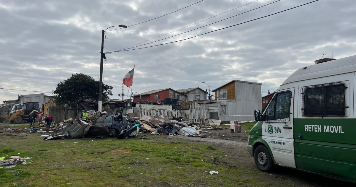 Encuentran cadáver entre escombros en toma de Hualpén