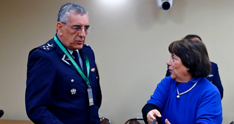 Envío parcial de antecedentes por caso narco: FACh afirma que Fiscal de Aviación define lo pertinente